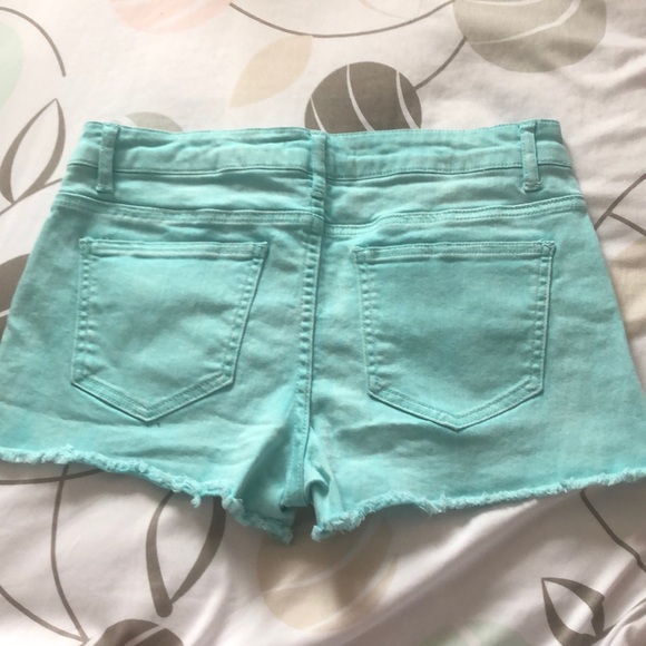 Turquoise shorts - Picture 2 of 6